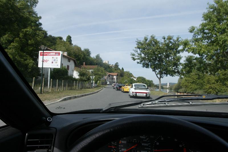 B45D0027.JPG - Enfin la route, mais 100 autos sur des petites routes, parfois ça bouchonne un peu...