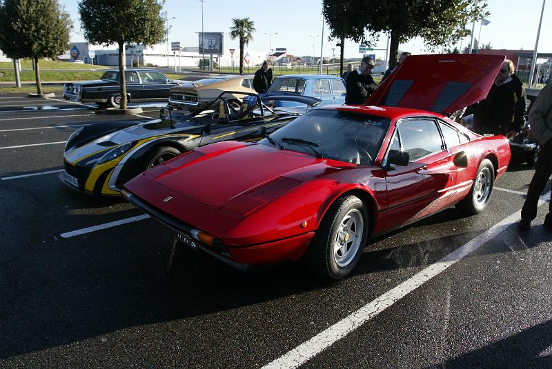 B45D0014.JPG - Lotus Eleven et Ferrari 308 GTS